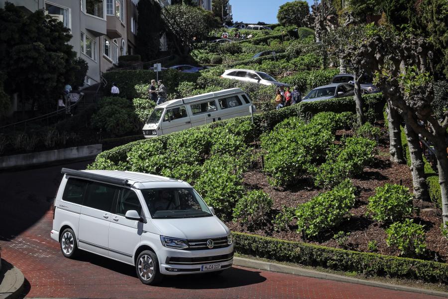  Volkswagen California Ocean Red (T6) 2016 года  (фото 10 из 33)
